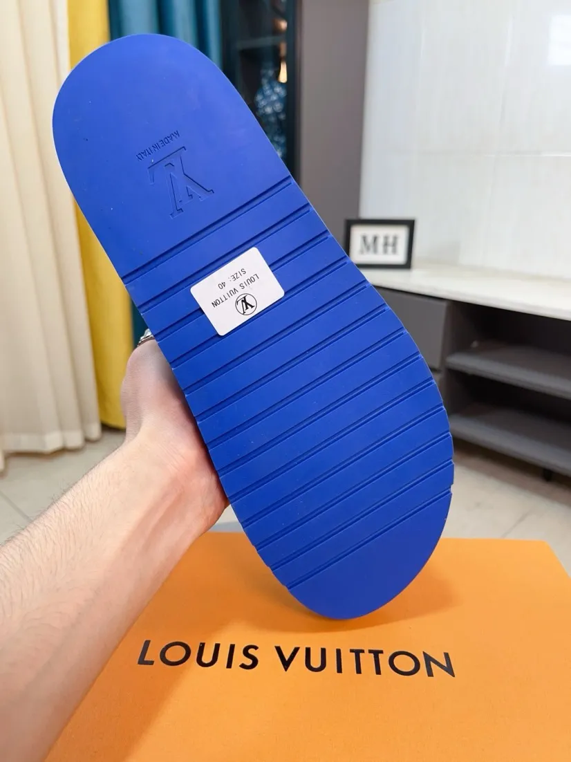 Men's shoes 💰300🌹🌹【LV】Multi-color new men's slippers, original top quality version, original special frosted cowhide➕sheepskin inner and side, non-slip combination sole, more stable walking, more comfortable and lightweight, high-end and generous, size: 38~44